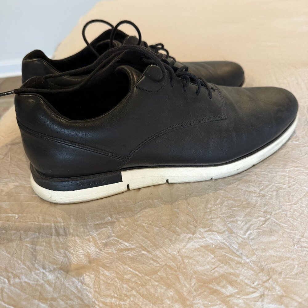 Men's Cole Haan casual shoe with white sole.  Good condition.  Size 11 1/2.